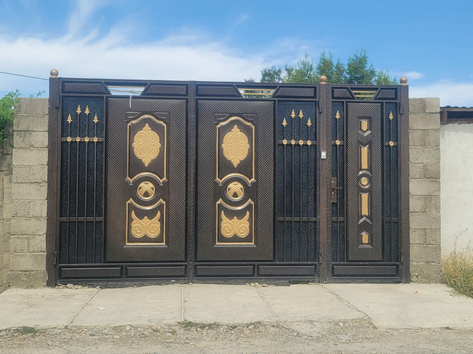 Продаётся дом в пригороде