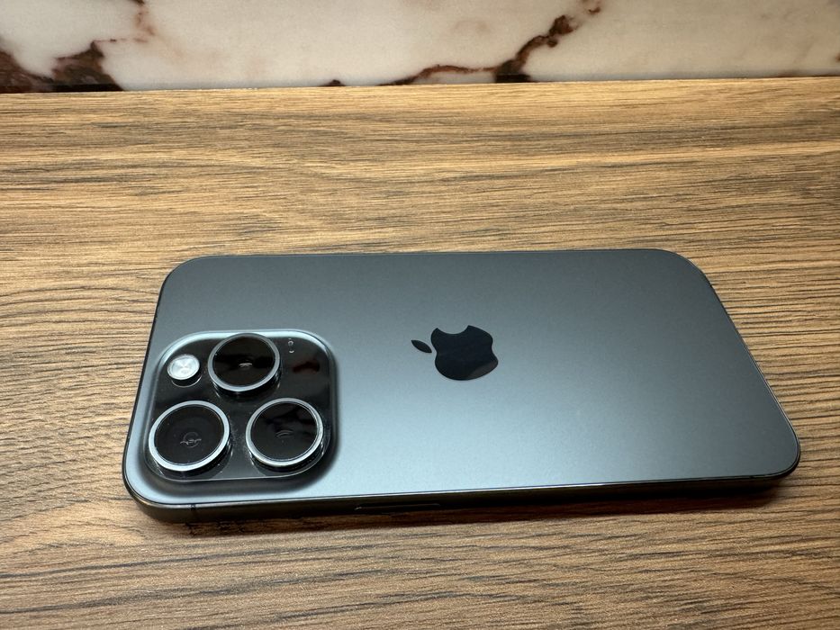 Продам Iphone 15 Pro 256 gb Black Черный