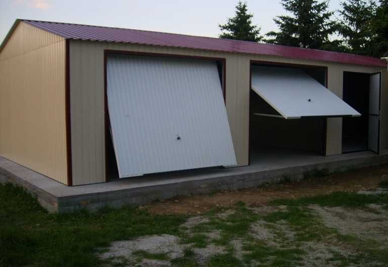 Garaje auto moderne pe structura metalica si panouri sandwich