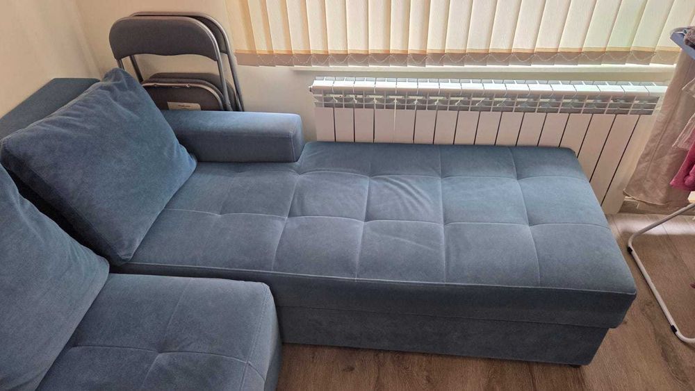 Син диван, ползван 2 години, много добро състояние