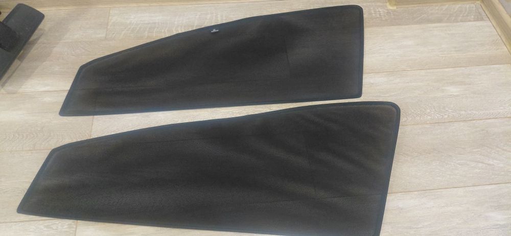 Шторка  для Toyota corolla