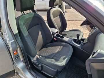 Vând Nissan Qasqai+2