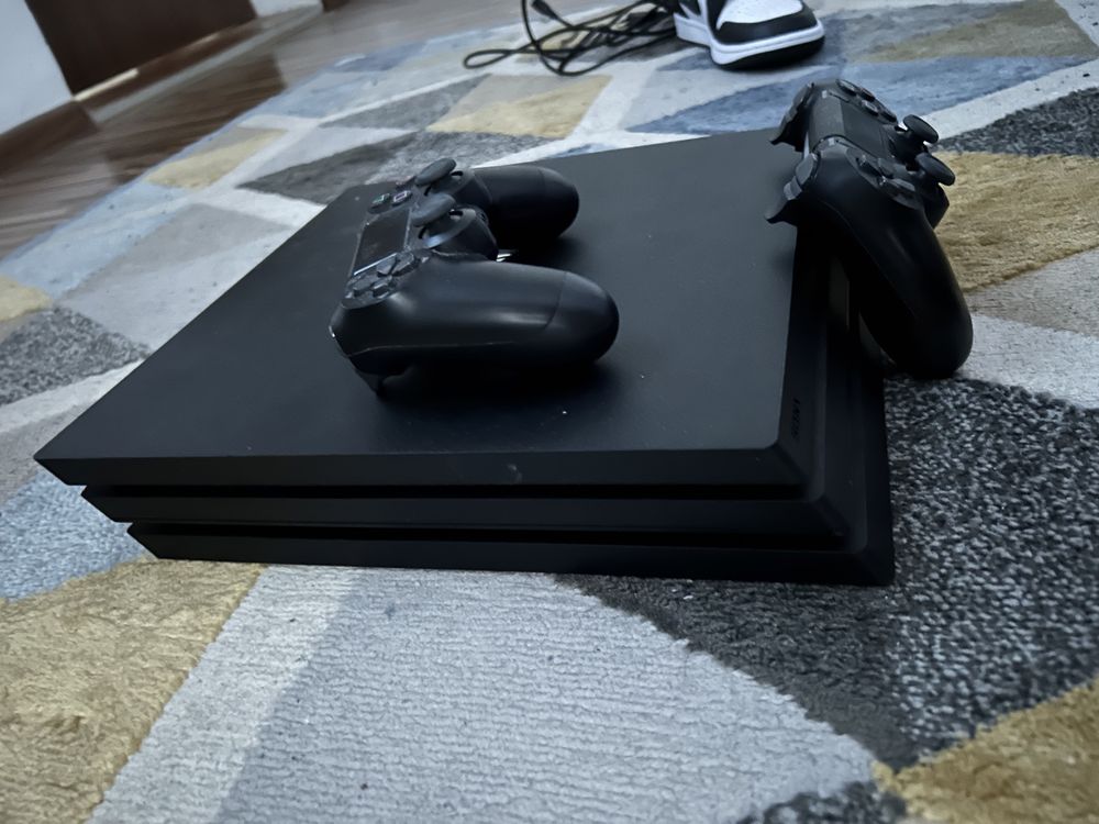 Ps4.Pro, vând este aproape ca și nou!