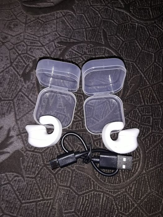 Беспроводные наушники.