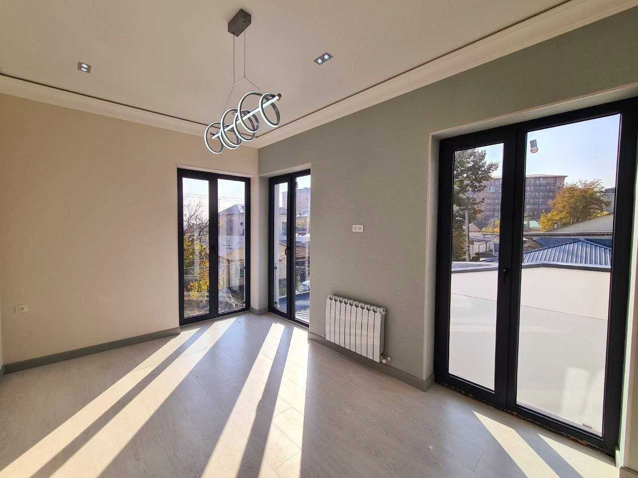Продаётся новый ДОМ - Циолковского - 2.5 сотки - Евро ремонт !