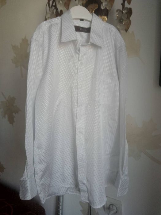 Продам детские рубашки белого цвета разных размерот 1000 до 3000 тенге