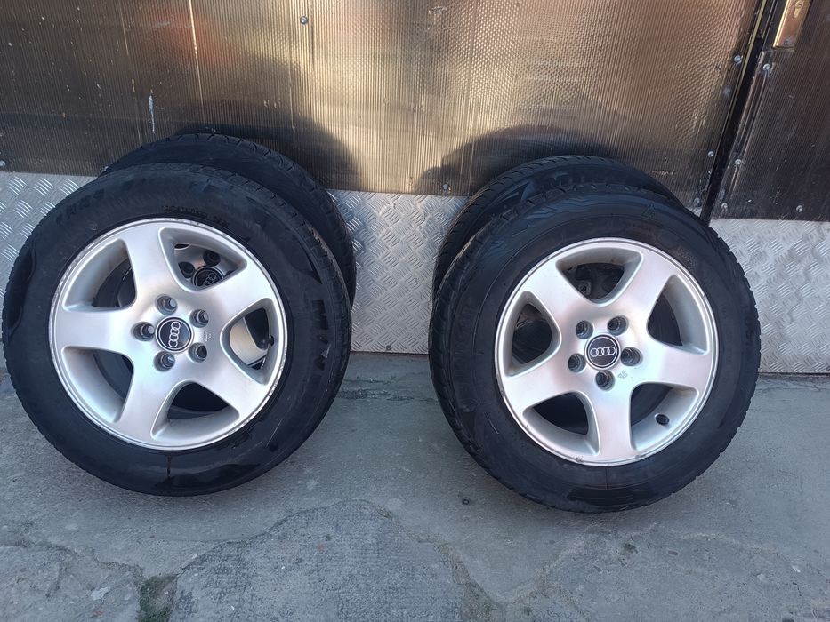 Vând 4 genți aluminiu cu tot cu anvelope 195/65R15