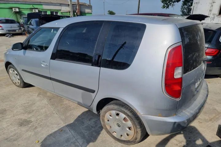 plansa ceasuri  bord caseta de directie motoras stergatoare geam Skoda Roomster motor 1.9tdi bls dezmembrez