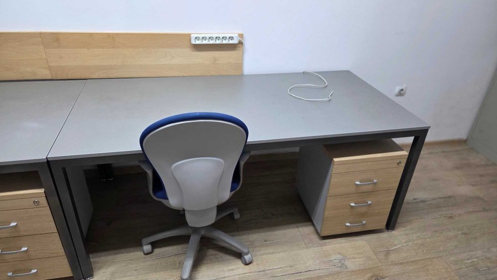 Офис Бюро, Работен стол, Посетителски стол и контейнер