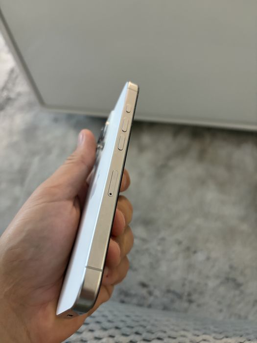 Iphone 16 pro 256 gb white