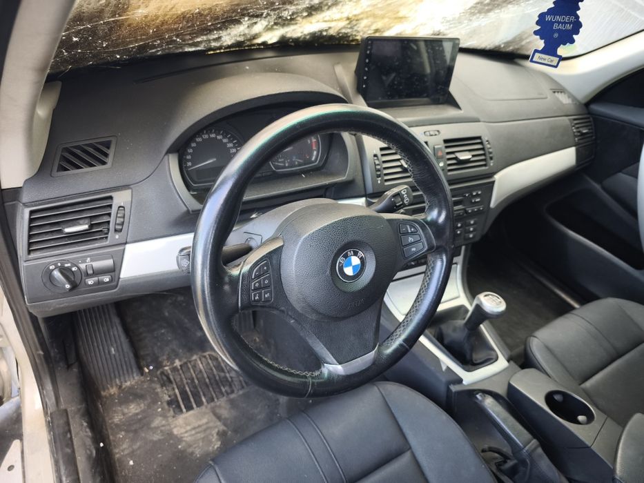vând BMW X3 avariat