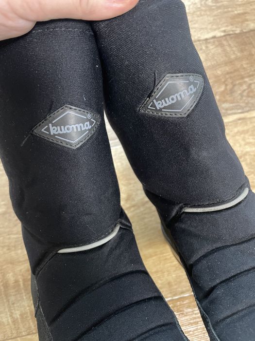 Продам детские ботинки