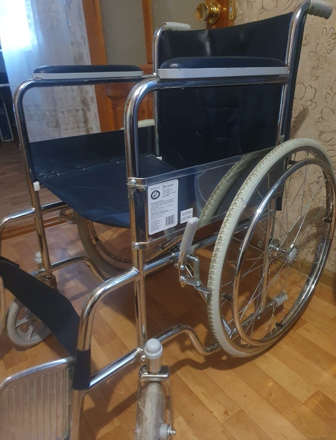 Продаю инвалидную коляску