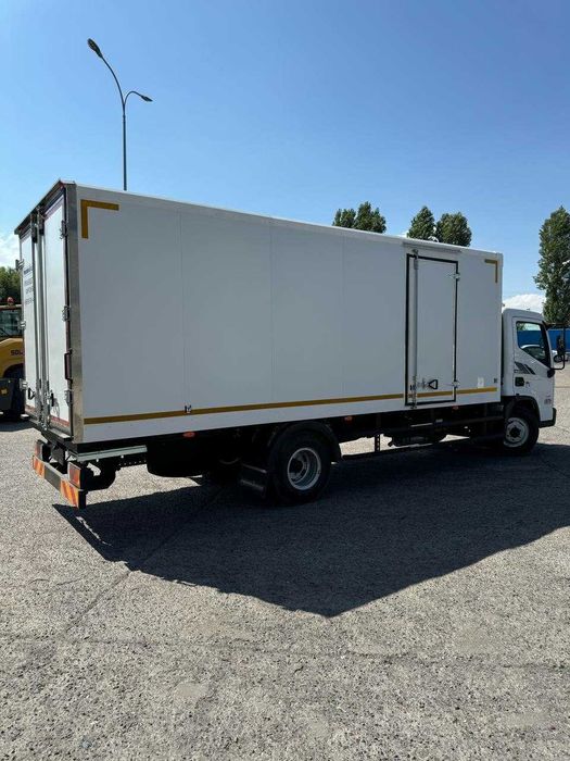 Изотермический автофургон Hyundai Mighty EX8