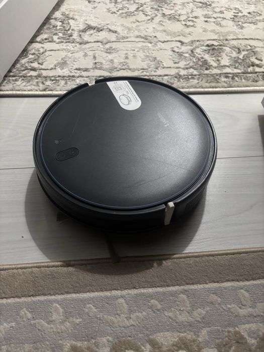 Срочно робот пылесос