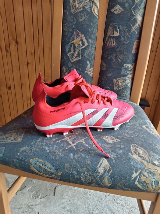 Ghete de fotbal pentru iarba