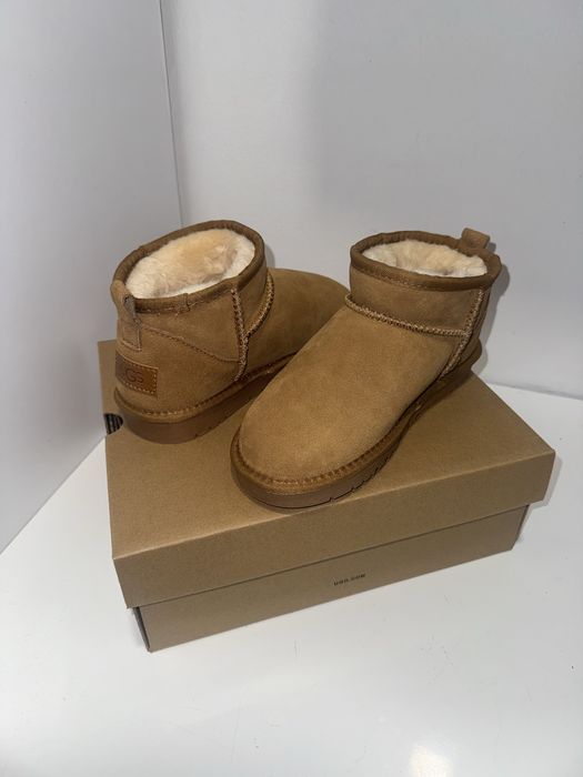 vand ghete UGG mini