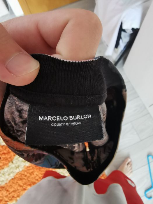 Vand tricou nou marcelo burlon, pret 300 negociabil