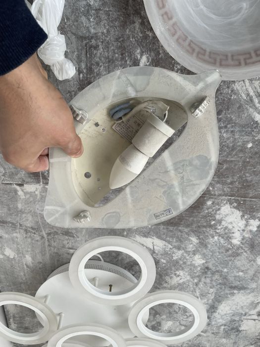 Продаю люстры бу все рабатают