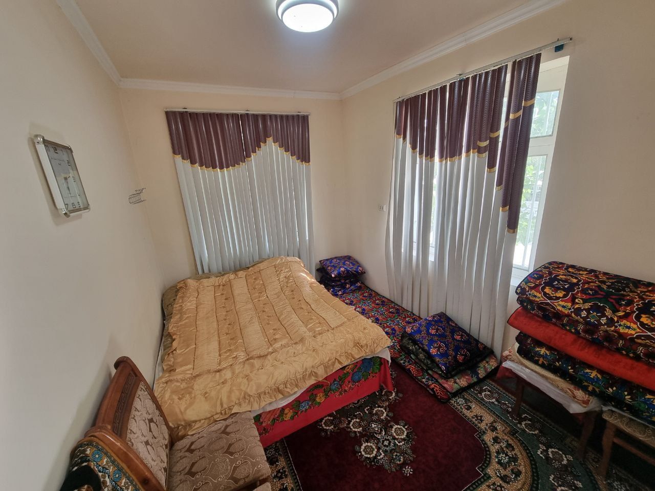 Andijonda Halol, pokiza Gulbog' Dacha