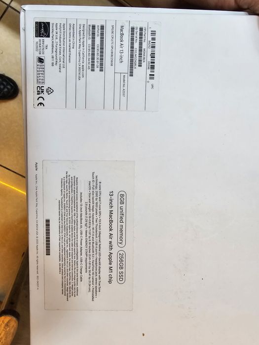 MacBook Air  8 / 256.  Yangi xali ishlatilmagan  100% yomkostli  .