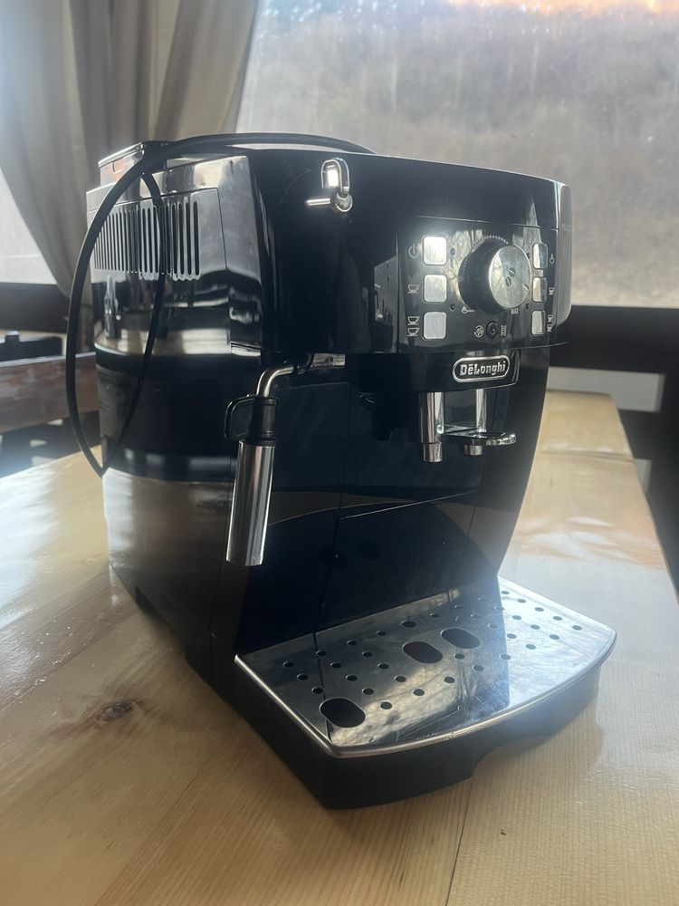 Aparat de cafea delonghi