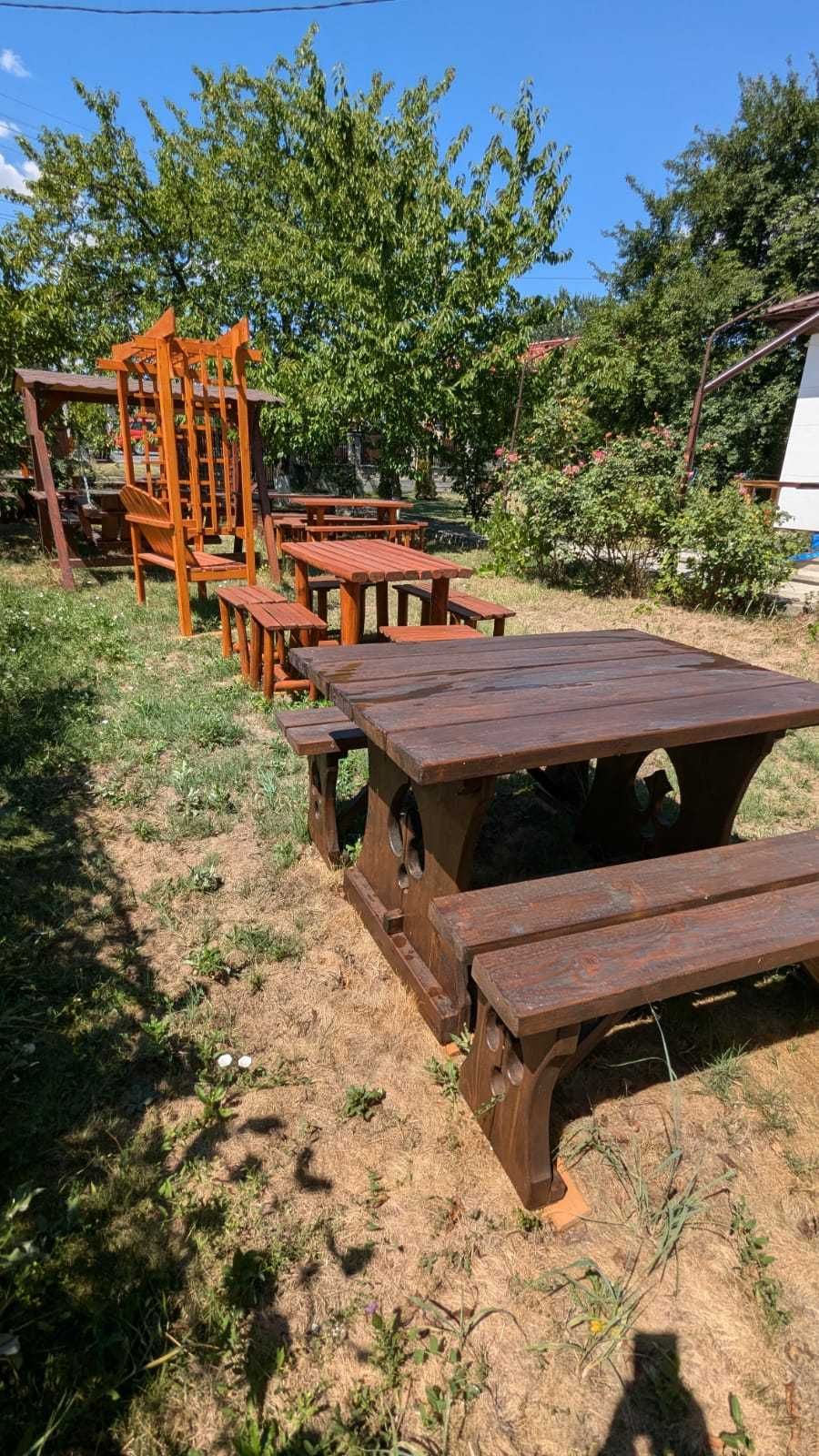 Set masa si 2 banci din lemn masiv, pentru gradina