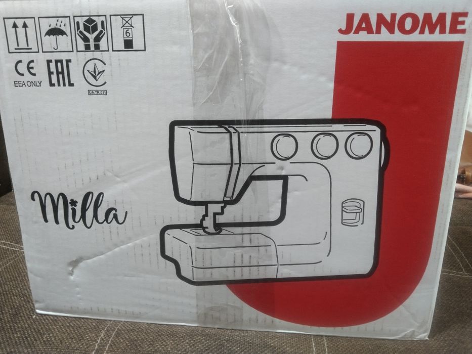 Продам швейную машинку .Janome milla