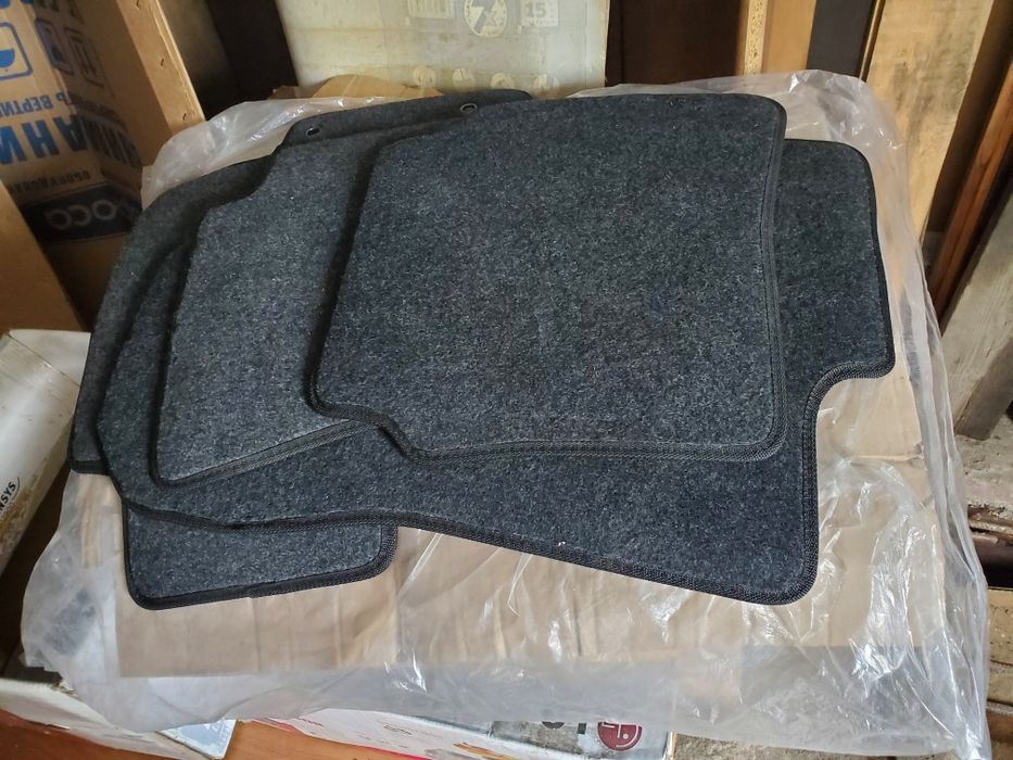 Продам полики в отличном состоянии новые