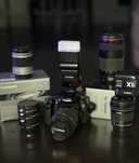 Canon EOS 70D + 4 obiective + blitz Godox + accesorii (kit complet)
