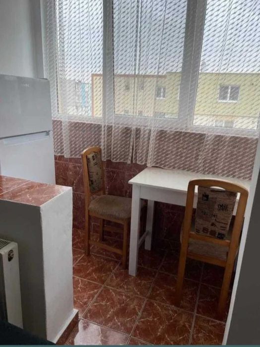 Garsoniera spațioasă de închiriat