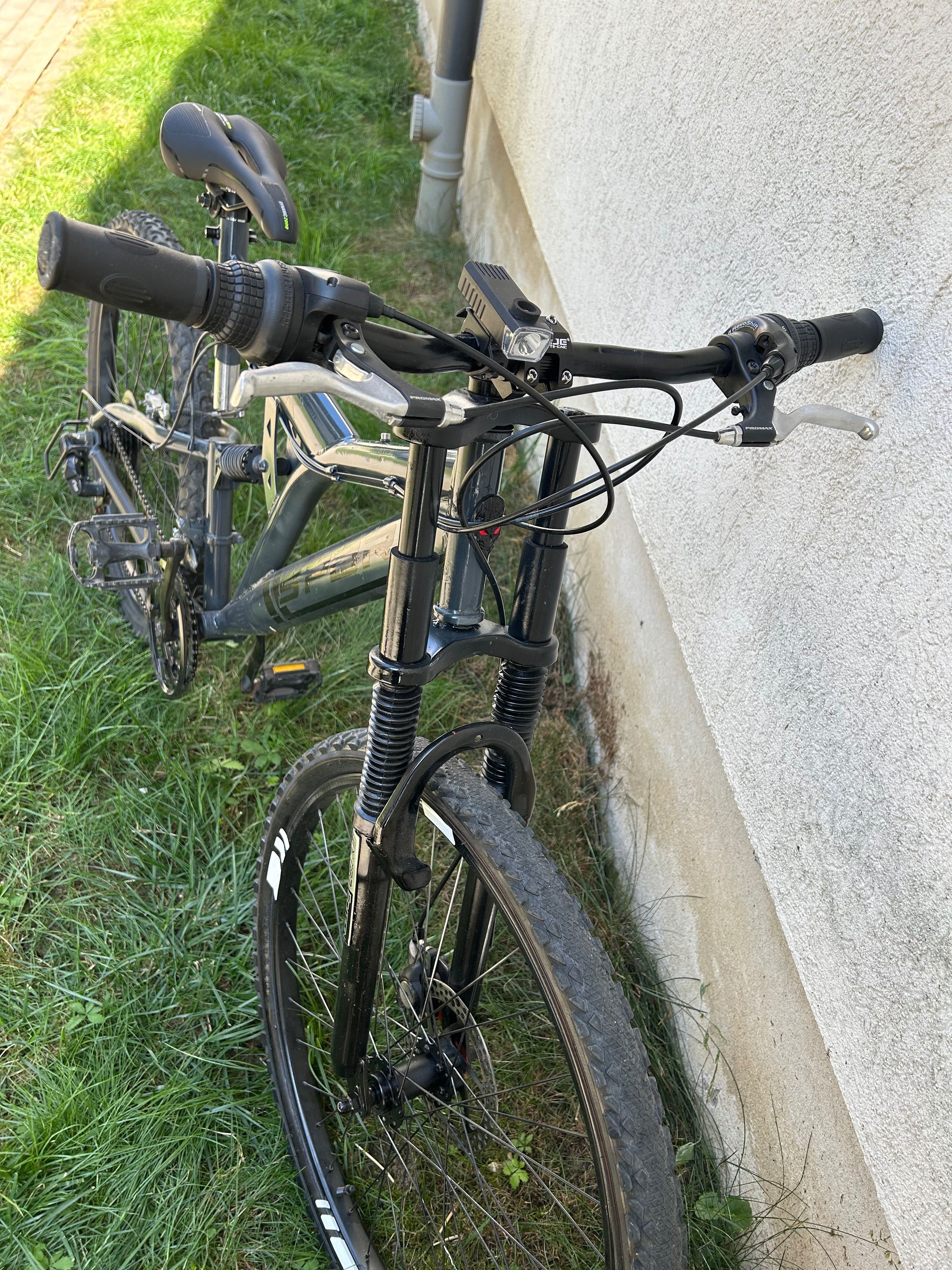 Bicicleta MTB full suspension