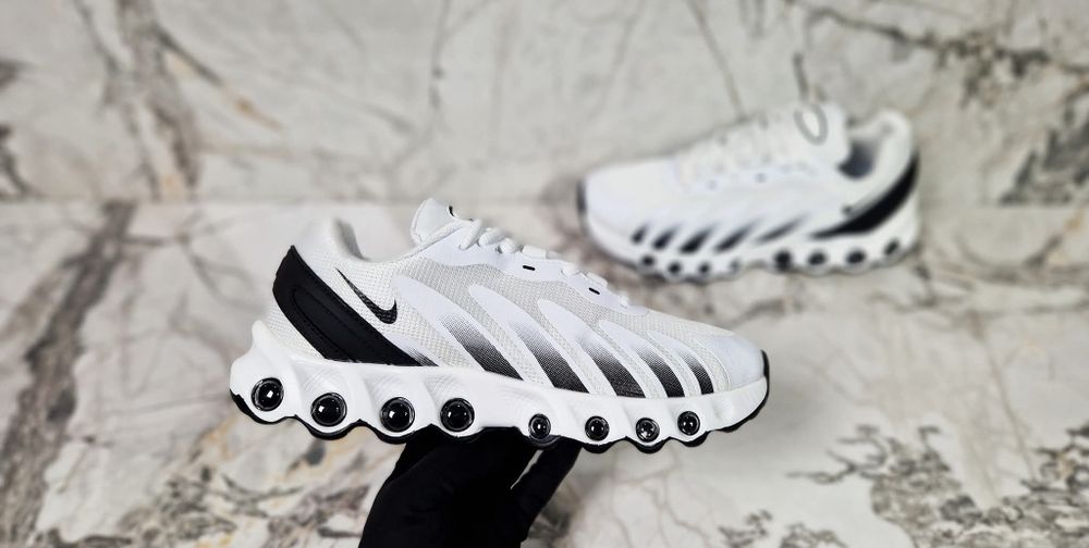 Мъжки маратонки Nike DN8