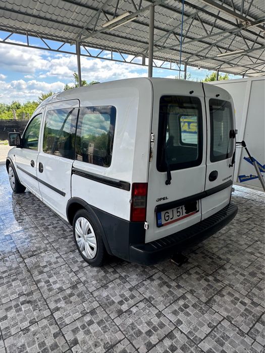 Opel Combo.