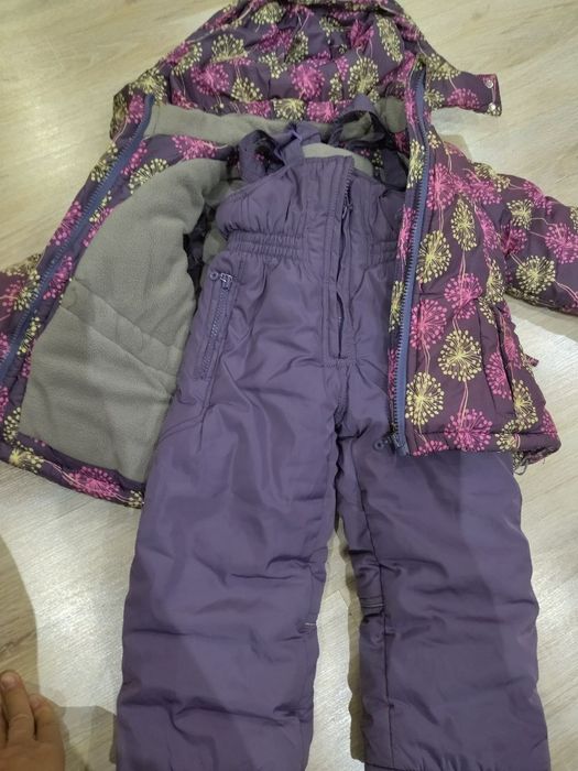 Продам теплую куртку+штаны  на девочку