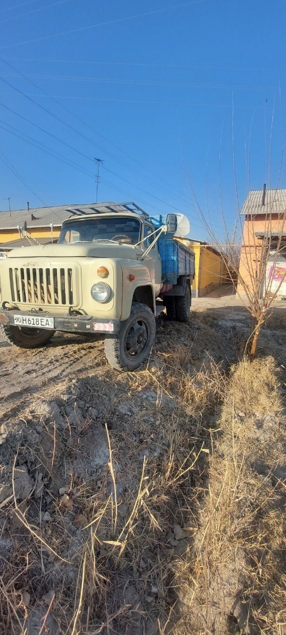 Gaz 52 sotiladi 1984 yil tiko 2107 shulara almashliman