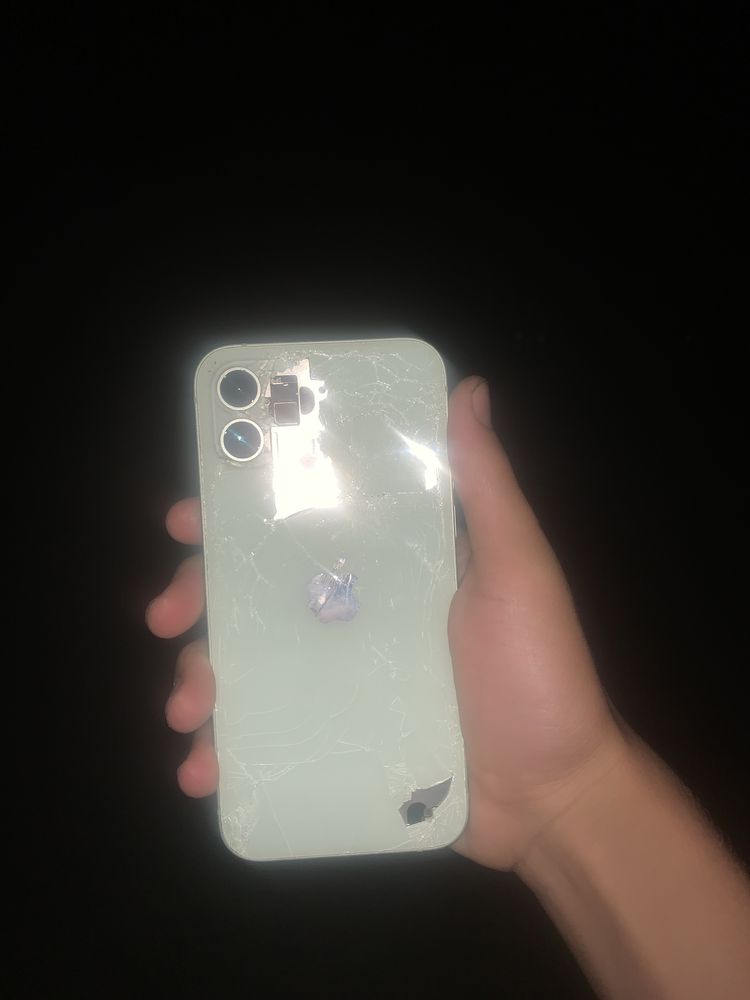 Iphone 12 128gb oldin orqa singan.