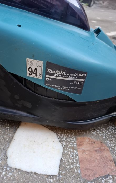 Makit DLM 431 masina de tuns iarba