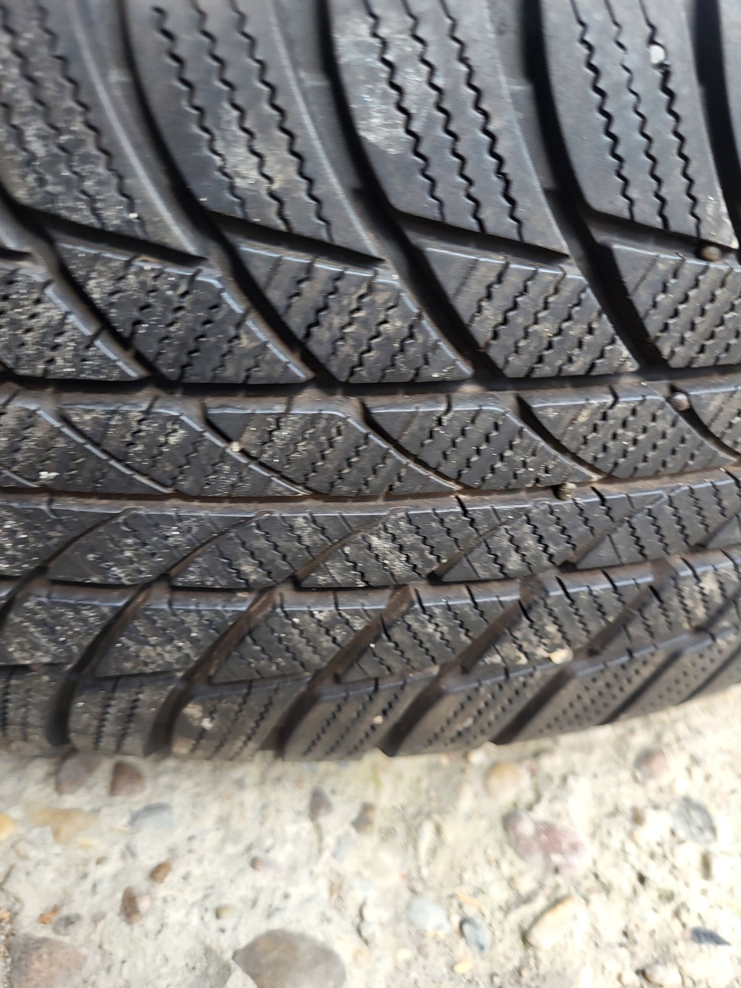 2 бр зимни 225/60/18 Bridgestone