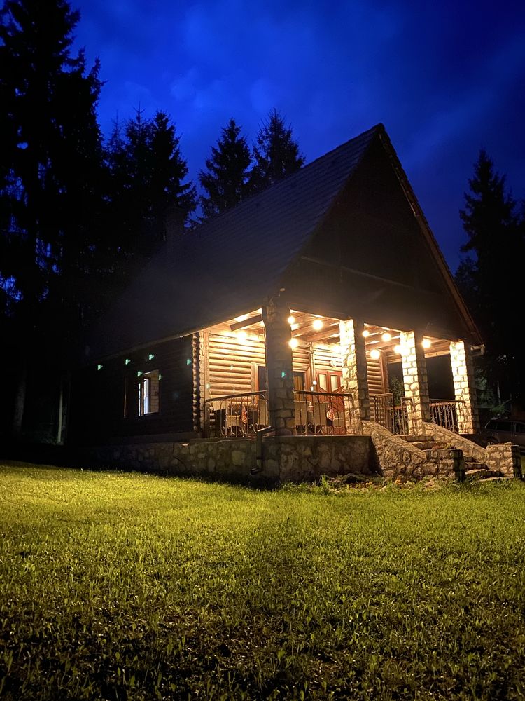 Cabana de inchiriat la Izvorul Muresului