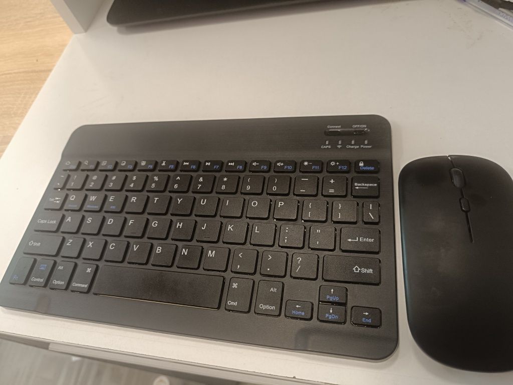 Bluetooth Клавиатура и мышка