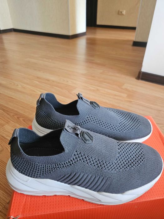 Кроссовки текстильные до 39 размера 3000 тенге