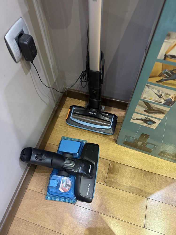Вертикална прахосмукачка Philips FC6728/01