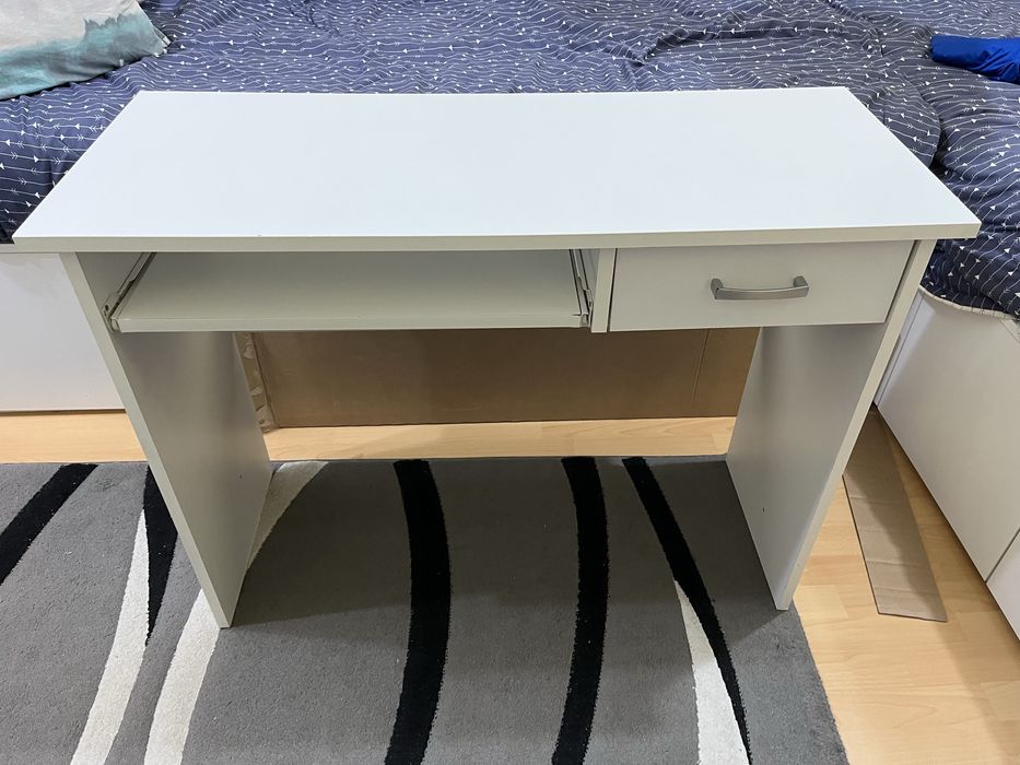 Бюро с чекмедже 100/40 см