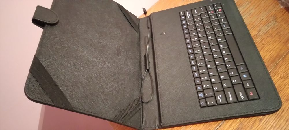 Husa Flip Cover cu tastatura pentru tableta 10.1", HAMA