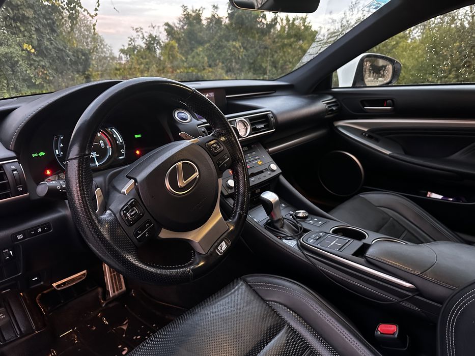 Lexus RC 300H F Sport hybrid