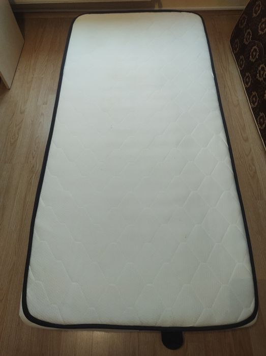 Două saltele in stare bună