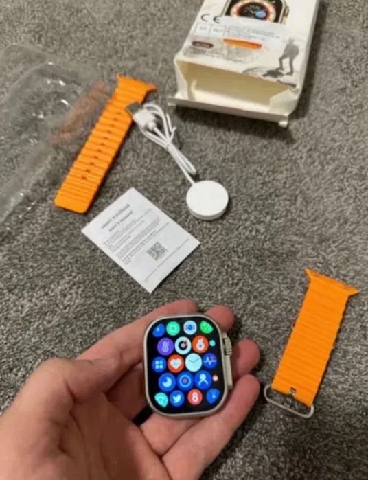 Ceas smartwatch nou negru sau portocaliu