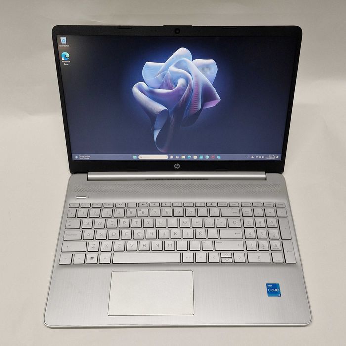 Liquid Money vinde - Laptop HP i3-1115G4, 8GB, SSD 256GB