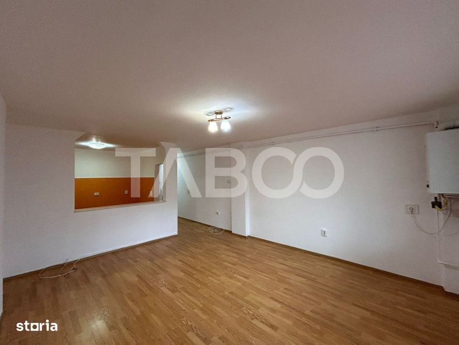 Garsoniera de vanzare etaj intermediar 45 mpu si balcon in Sibiu